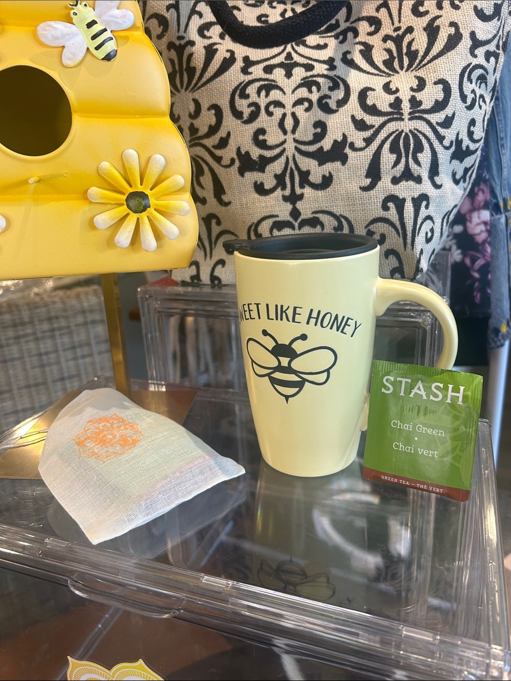 Yellow Bee Hive Metal Birdhouse Set with Ceramic Mug/Chai Tea & Canvas Tote NWT - Picture 4 of 6
